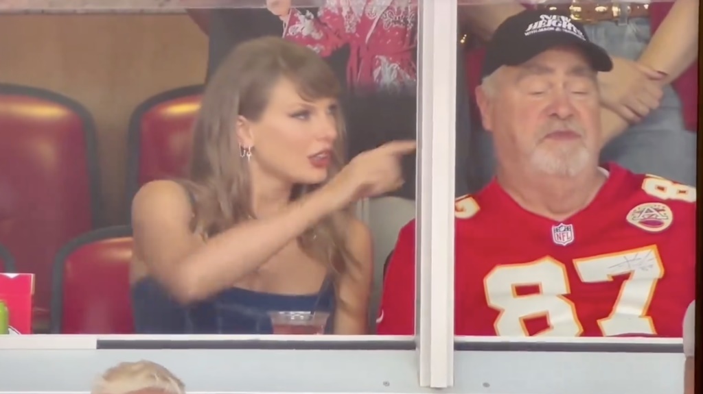 VIDEO: Cameras Caught Taylor Swift With Travis Kelce’s Dad In Their Arrowhead Suite At Chiefs’ Season Opener, And Everyone Noticed The Same Thing