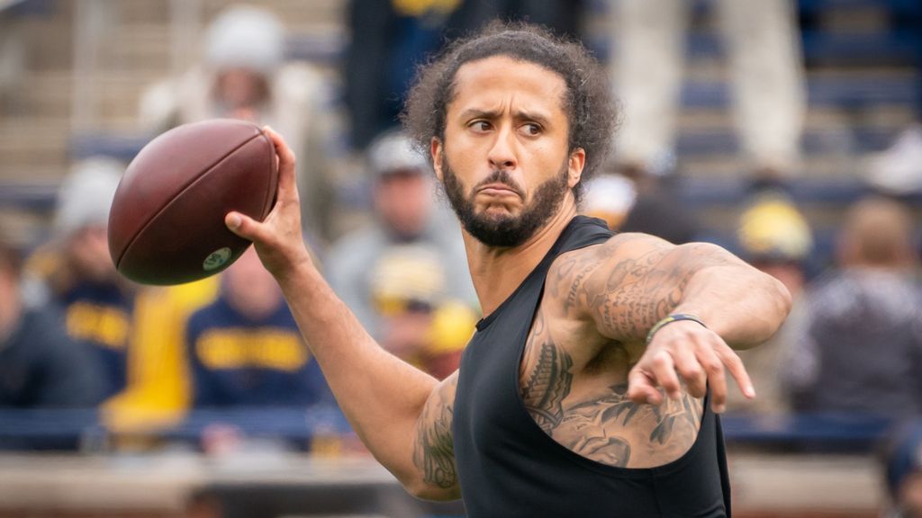 Colin Kaepernick abre la puerta a volver a la NFL como quarterback suplente  - ESPN