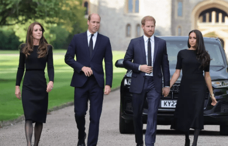 STANDING HIS GROUND: Prince William delivered subtle but firm messages in his Christmas card shortly after Harry and Meghan shared theirs.