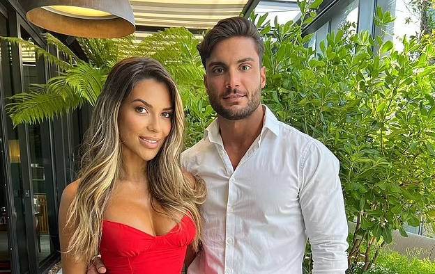 Ekin-Su Cülcüloğlu from Love Island left fans stunned when she graphically detailed how she “m.o.a.n.e.d in e.c.s.t.a.s.y” with Curtis live on air.