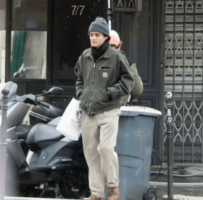Johnny Depp earned praise as a “fantastic dad” for allowing his son Jack to follow his dreams on the streets of Paris despite his fame.