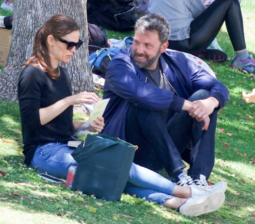 Ben Affleck disclosed that he proposed a substantial amount of money to John Miller in exchange for him to release Jennifer Garner, saying, “She reached out to me for assistance…”