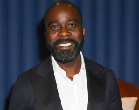 Melvin Odoom uncomfortably avoids difficult questions about Danny Jones and Maura Higgins’ intoxicated smooch on I’m A Celeb, causing him to appear flustered on GMB!